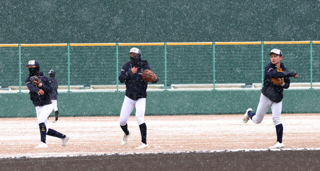 【センバツ】青森山田、雪の中での合宿初日 ～日本一への熱い思いが雪を溶かす～