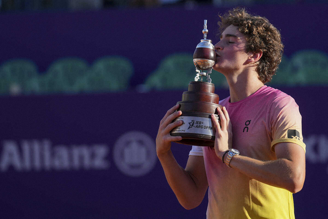 18 歳のテニス界新星フォンセカがツアー初優勝！アルゼンチン・オープン制覇