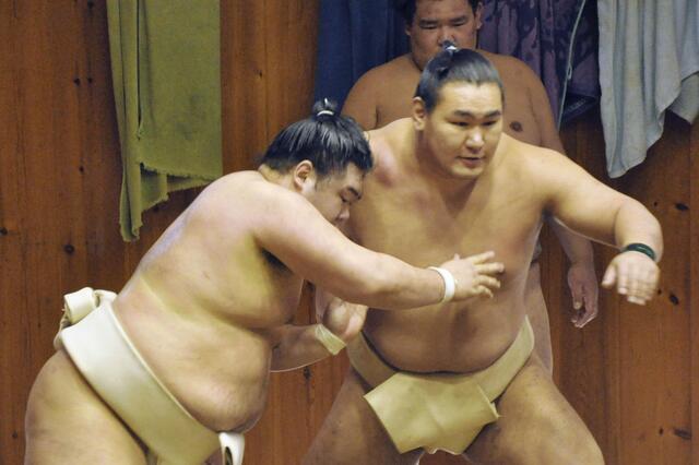 新横綱豊昇龍、春場所へ向けた初稽古で闘志を燃やす