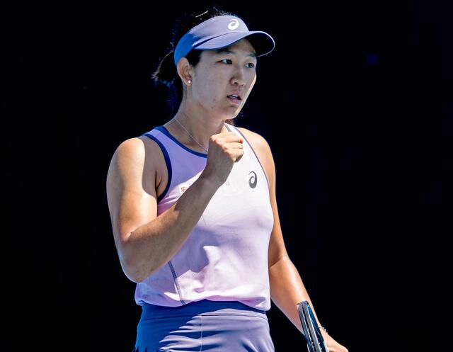 内島萌夏、逆転の快進撃！女子テニスで2年半ぶりのツアー8強
