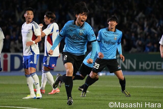 「神奈川ダービー」の熾烈な攻防！高井幸大の決勝ヘッド