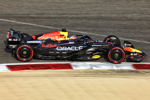 2026年F1パワーユニット開発の最前線：V10エンジン復活の可能性とメーカー間の駆け引き