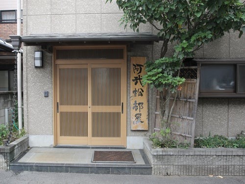 大相撲阿武松部屋の揚げ物名人、禎ノ花が作るハムカツが話題！