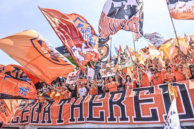 J1清水エスパルスの劇的逆転勝利！芸人嫁の歓喜の跳躍ショットが話題に