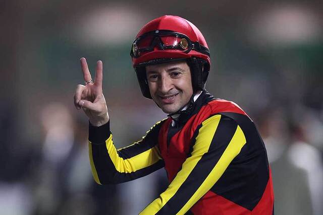 クリストフ・ルメール騎手の感動の瞬間！G1ヴィクトリアマイルでの大逆転勝利