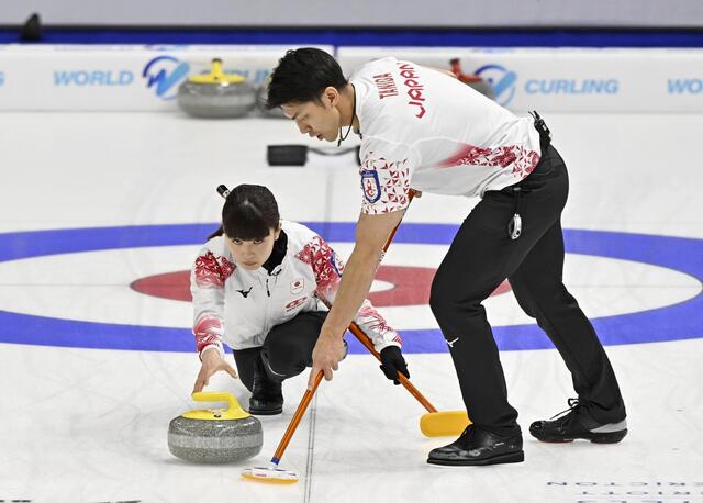 カーリング日本チーム、混合ダブルス世界選手権で快勝スタート