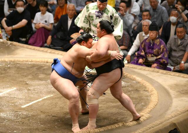 大の里、史上最速で横綱へ！夏場所13日目Vで2連覇達成