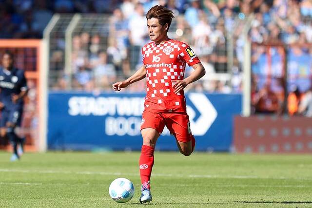 24歳佐野海舟がドイツブンデスリーガで驚異の走行距離393.7キロを記録！スタミナモンスターの活躍