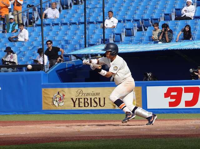 法大が慶大に逆転勝利！藤森康淳の4安打4打点で劇的勝利