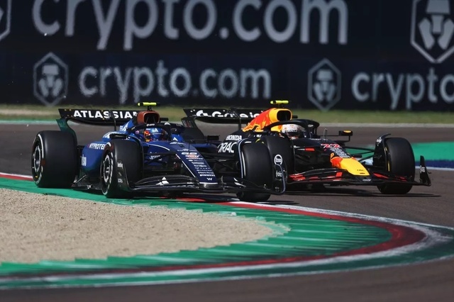 サインツJr.が語るウイリアムズF1の2025年戦略：ミスを許容し、未来を見据える