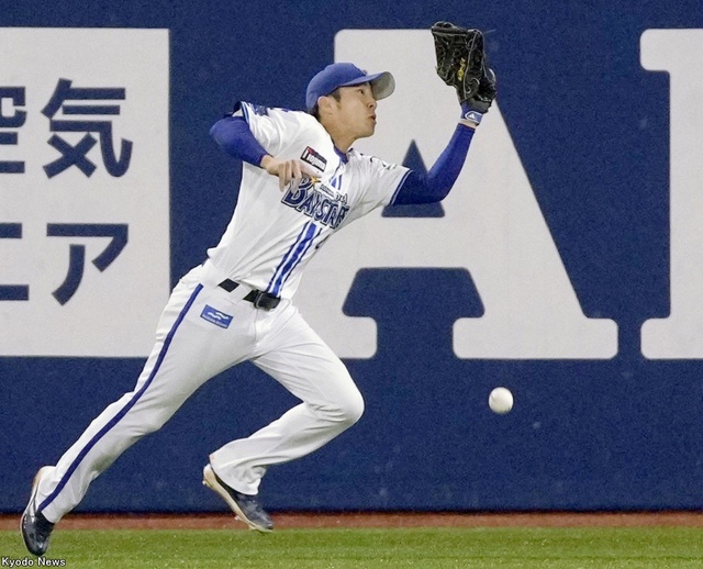 プロ野球の守備の極意：DeNA・度会隆輝のクッション処理に学ぶ