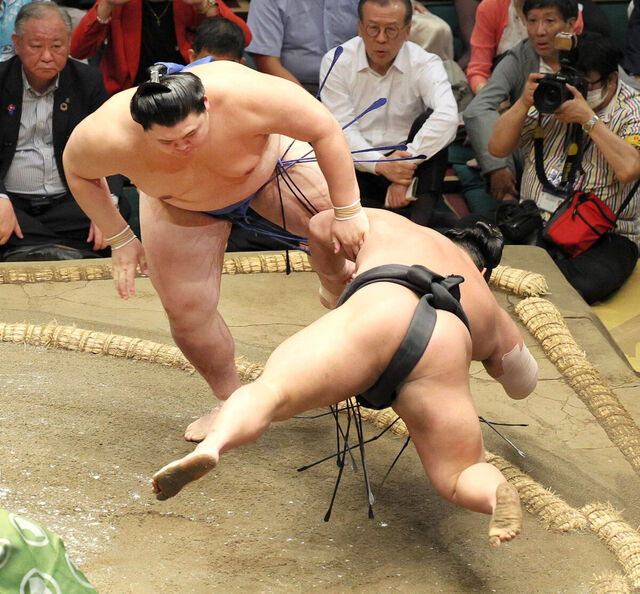 大相撲夏場所12日目：大の里の連勝記録更新、琴桜の復活戦に注目