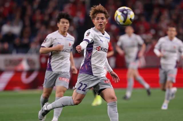 JリーグのスターDF須貝英大：ハードワークと献身性でチームを支える