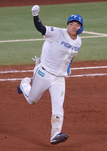 日本ハム・山県秀、プロ初本塁打で勝利を呼ぶ！小6以来のびっくり弾に自身も驚き