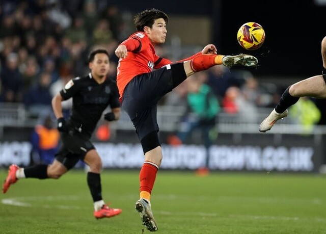 逆境からの飛躍！日本代表DF橋岡大樹、CL出場の名門スラビア・プラハ移籍へ チェコリーグ史上初の大型補強か