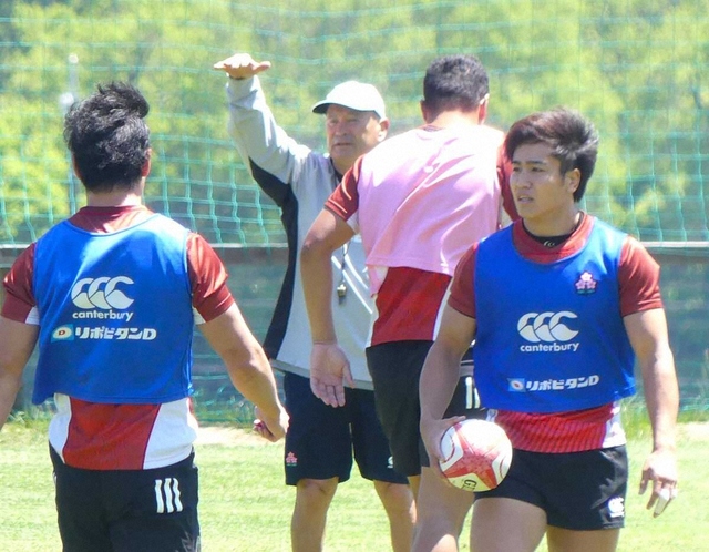 ラグビー日本代表の新たな挑戦：エディーHCが語るトップ10撃破への戦略