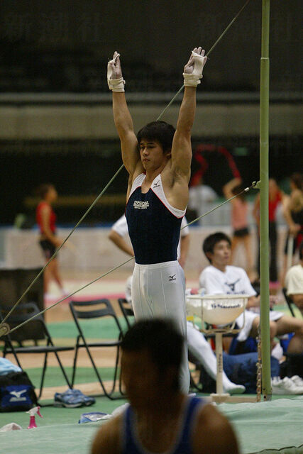 冨田洋之の金メダルへの道：アテネ五輪体操男子団体の栄光の瞬間