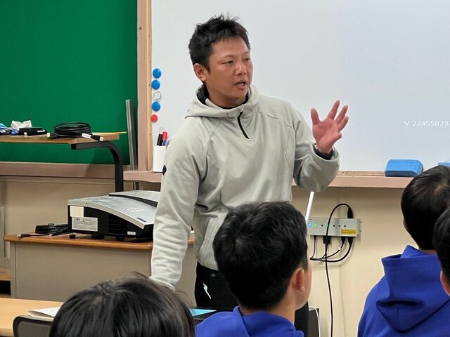 大阪府立佐野高校のノーサイン野球と両打ち戦術：藤井朋樹監督の挑戦