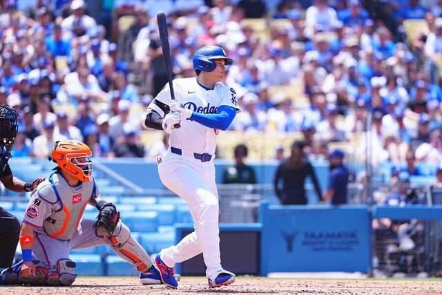 大谷翔平の珍しい打席「139.9キロ」の一打でLA実況席も驚き