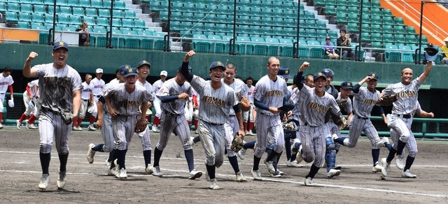 糸満高校、14年ぶりの甲子園へ！初戦突破で沖縄尚学にリベンジを誓う