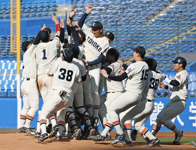 東北福祉大、7年ぶりの優勝！桜井頼之介の完投で全日本大学野球選手権を制覇