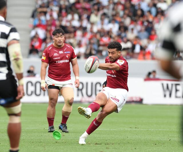 右手骨折も不屈の13得点MVP！BL東京のリッチー・モウンガがリーグワン初の2連覇を主導