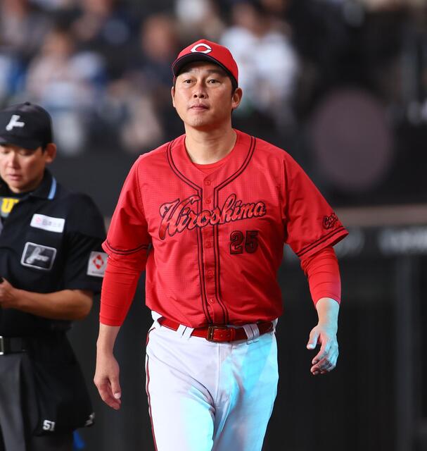 広島・新井監督の采配ミスが招いたサヨナラ負けの真相
