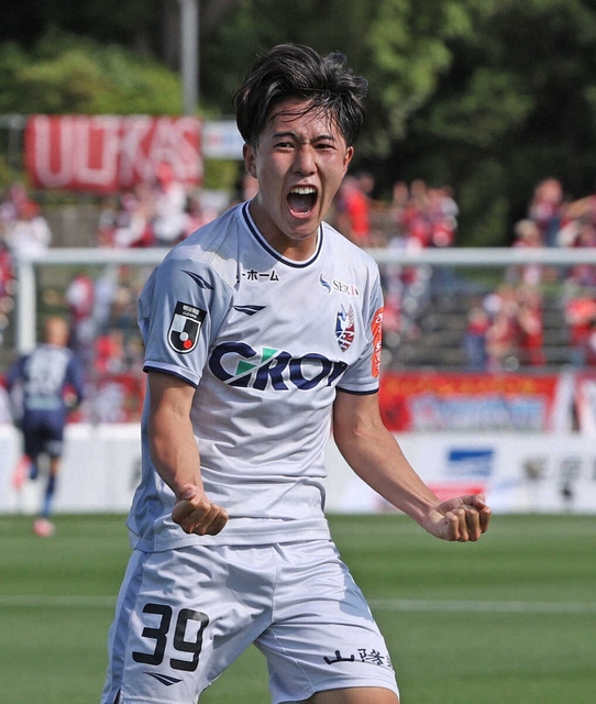 Jリーグの新星、岡山MF佐藤龍之介が日本代表初選出で弾みのゴールを決める