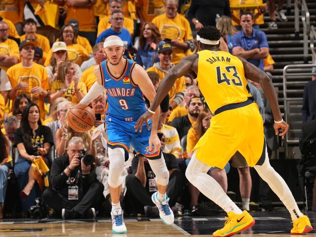 NBAファイナルで輝くアレックス・カルーソ：ベンチからのスター