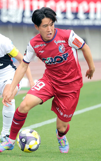 岡山MF佐藤龍之介、日本代表デビュー後初戦で奮闘も白星ならず