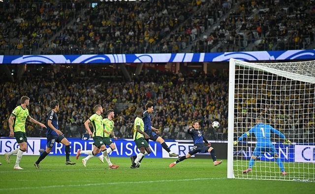 ワールドカップ予選での異様な光景：オーストラリアの超守備的サッカーに5.7万人が驚愕