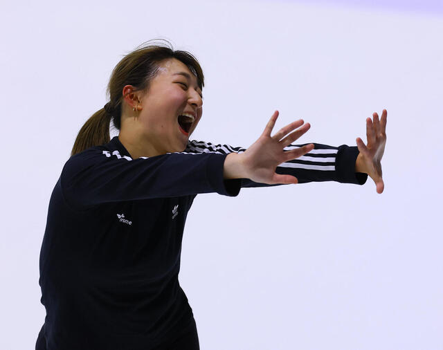 【フィギュアスケート】坂本花織、籠谷歩未のペア転向に驚き！ミラノ・コルティナ五輪へ向けた熱い挑戦