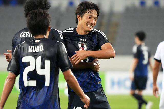 日本代表がホンコン・チャイナ代表に圧勝！稲垣祥のハイパフォーマンスが鍵【東アジアE-1サッカー選手権2025】