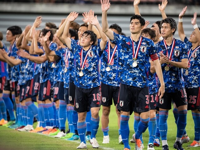 日本代表のE-1サッカー選手権：東アジアでの100年の戦いと新たなる挑戦