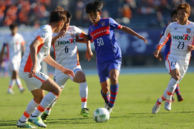 久保建英のJリーグデビューから9年、三浦文丈監督が語る成長と未来