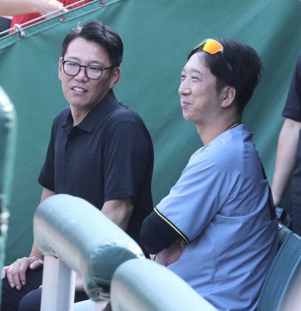 侍ジャパン・井端監督が阪神戦を視察、才木と石井の活躍に期待