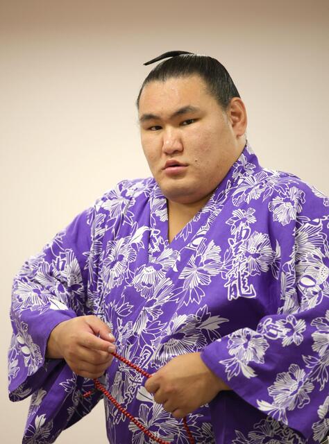 横綱豊昇龍の休場が名古屋場所に影を落とす：3連続金星配給の波乱