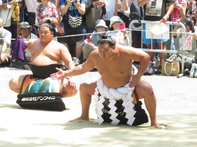 横綱豊昇龍、熱田神宮で圧巻の雲竜型披露 先輩超えのせり上がりに5千人が熱狂