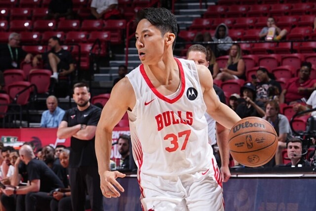 河村勇輝が第４クォーターで劇的アシスト連発！ブルズ逆転勝利の鍵に＜NBAサマーリーグ＞