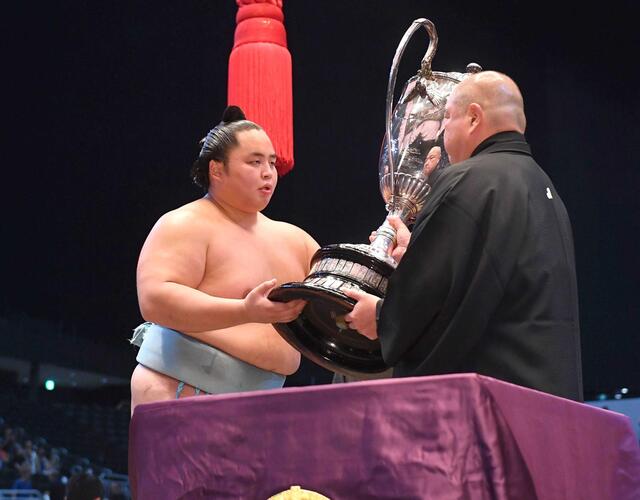 琴勝峰の飛躍：父の手計学さんが築いた恵まれた体格の秘密