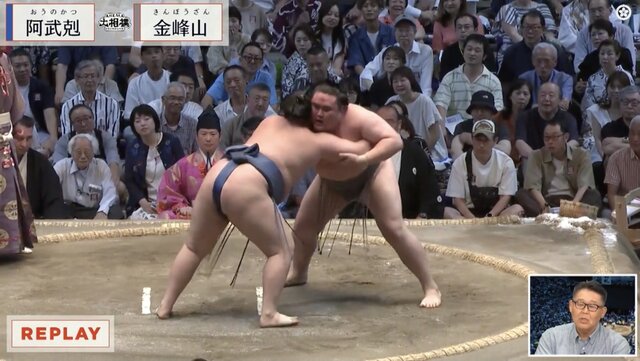 大相撲七月場所：金峰山の振る舞いに元横綱若乃花が苦言「お客さんに対して失礼」