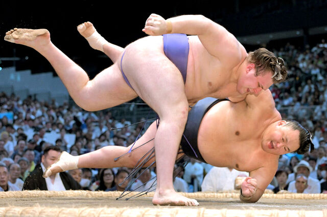 大相撲名古屋場所：安青錦が連勝を続け、新入幕からの快進撃