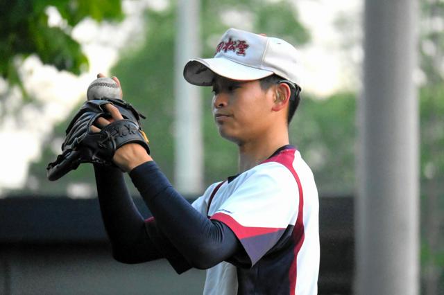 難聴右腕の挑戦：白浜天晟投手が高校野球で見せる不屈の精神