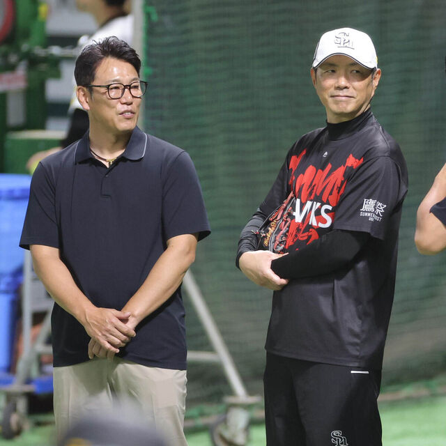 侍ジャパン・井端弘和監督がソフトバンクとロッテの試合を視察、WBC招集候補に熱視線