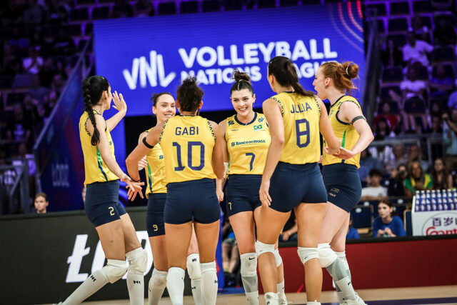バレーボールネーションズリーグ2025女子準決勝：日本対ブラジルの激戦が迫る！