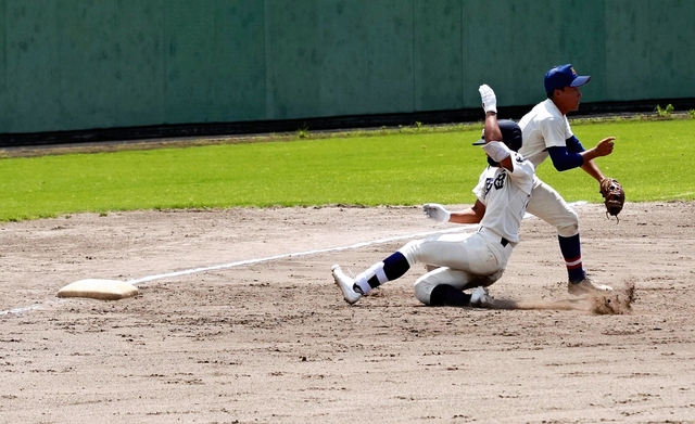 全国高校野球福岡大会：西日本短大付が10安打で圧勝、春日・福岡工・福岡大若葉がシード校撃破