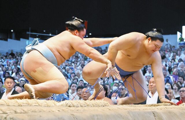 琴勝峰、新横綱大の里をぶん投げて初金星！名古屋場所で首位キープ【大相撲】