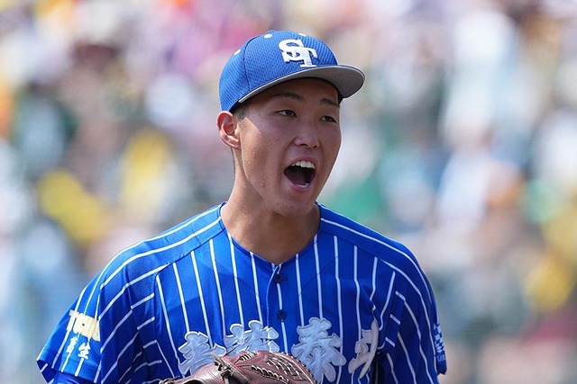 35年ぶりの甲子園出場！青藍泰斗のド派手ユニが高校野球ファンを熱狂させる