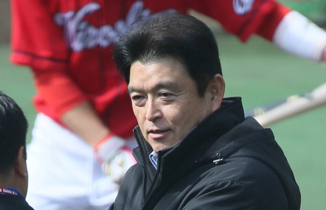 元広島・小早川毅彦、神宮球場近くの老舗「ホープ軒」で濃厚ラーメンを堪能