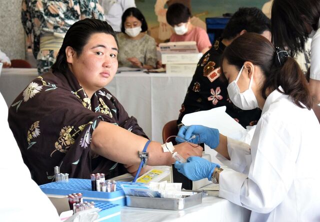 幕下・福崎の超肉体に医療班苦戦！ 次世代横綱候補が語る「稽古への覚悟」